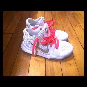 Kids Nike Kyrie 3 size 12